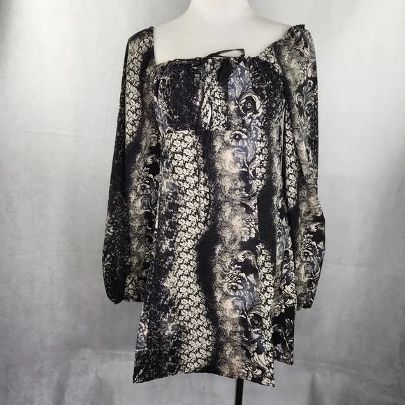 long beach dress with sleeves Helio White Crochet Long Sleeve Mini Dress - US 8